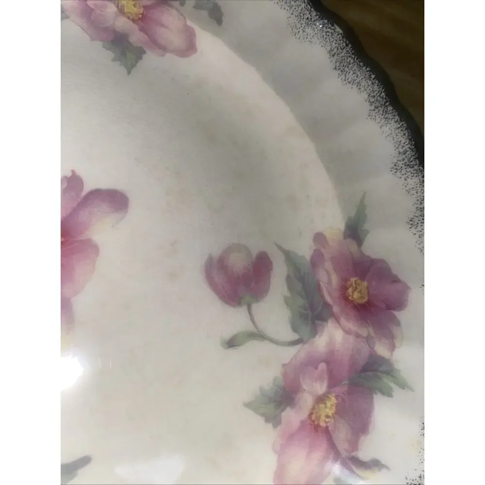 Set Of 4 9.25” Dinner Plates Ivory Porcelain By Sebring “Primrose” 22K Gold Trim